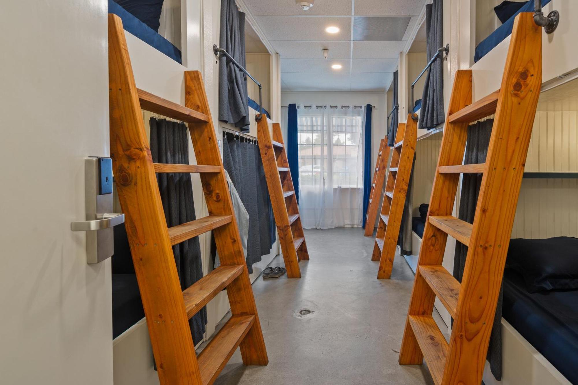 Ith Santa Barbara Beach Hostel Dış mekan fotoğraf